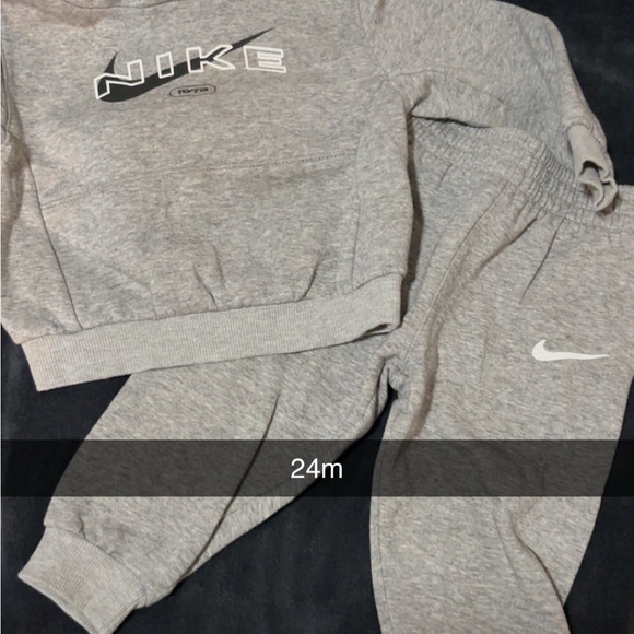 Nike Kids Gray Sweatpants and Hoodie Set - Picture 1 of 1